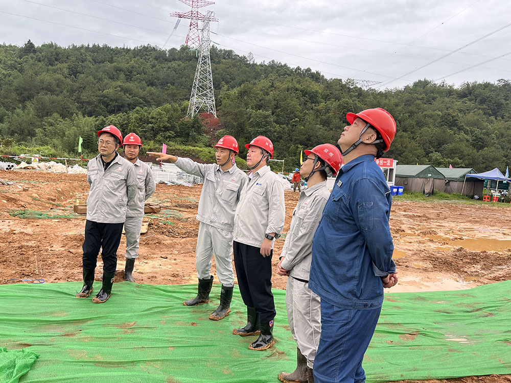 張恒董事長一行到布拖換流站、白鶴灘-浙江線路工程視察指導(dǎo)工作