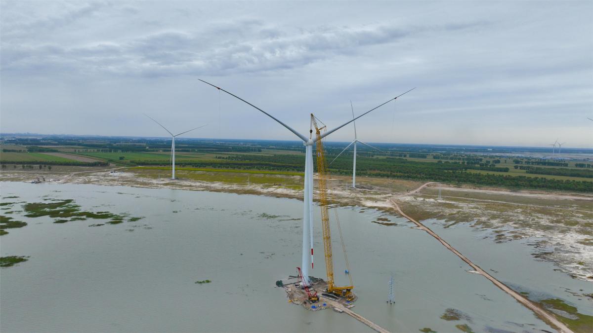 國華投資吉林分公司吉魯乾安百萬千瓦大基地風電項目授旗儀式